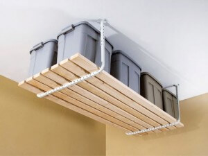 Idées de rangement au plafond pour organiser votre garage