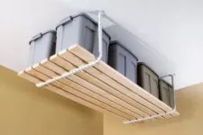 Rangement au plafond