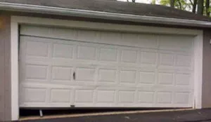 Broken_GarageDoor.jpg