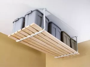étagère au plafond